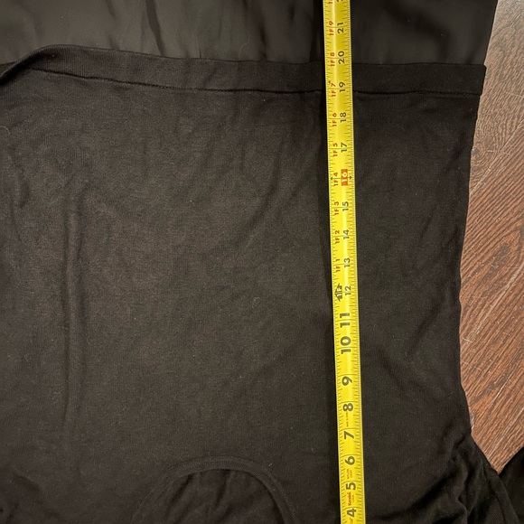 Women’s Large Crepe Hem Sweater -Black. Business casual or date night - Picture 8 of 8